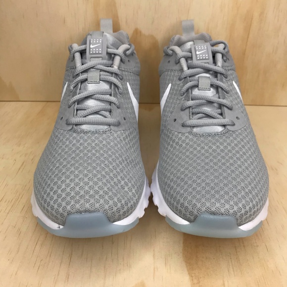 NIB NIke AIr Max Motion Low Wolf Grey - Picture 2 of 8